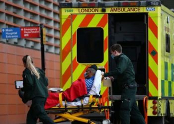 La OMS cree que la mayor mortalidad de la variante británica de covid-19 se debe a la sobrecarga hospitalaria