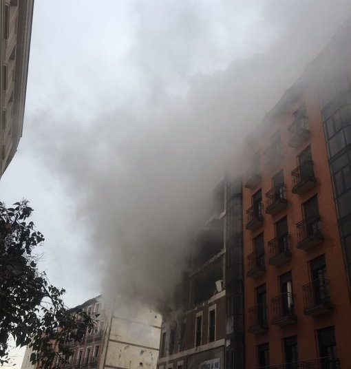 (VIDEOS) Una fuerte explosión destroza un edificio en el centro de Madrid