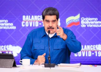 Nicolás Maduro presentó Carvativir “gotas milagrosas” que “neutralizan al 100% el coronavirus”