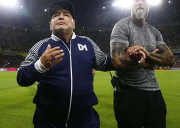 Difunden polémicos audios del médico de Maradona: «El gordo se va a c… muriendo»