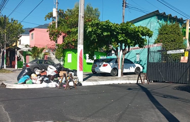 Habitantes de Mejicanos se quejan por falta de recolección de basura