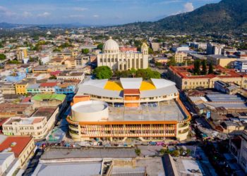 1,000 vendedores del mercado Hula Hula pagarán $290 de alquiler por puesto