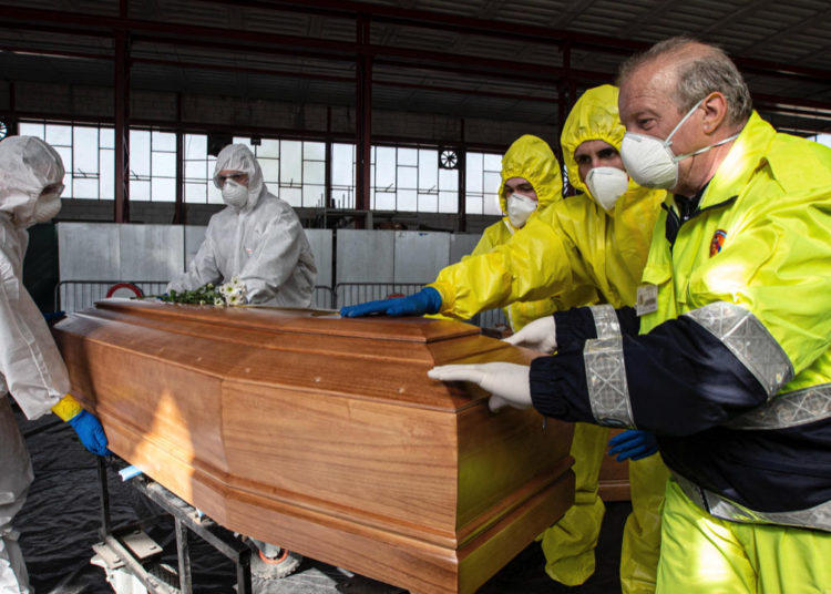 Más de dos millones de muertos por covid-19 en el mundo