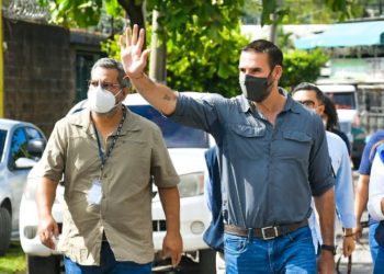 Concejala de la alcaldía de San Salvador denunciará a Muyshondt ante la FGR e ISDEMU por agresión