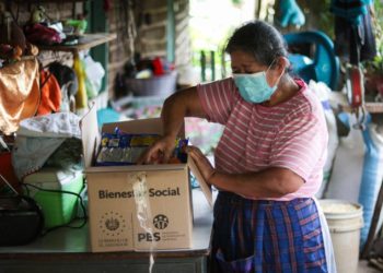 Gobierno entrega paquetes alimentarios en municipios del departamento de La Libertad