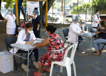 Gobierno desarrolla jornada de atención médica en el barrio San Miguelito