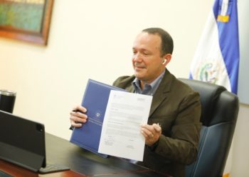Superintendente firma convenio con institución alemana para beneficio del sector cooperativo del país