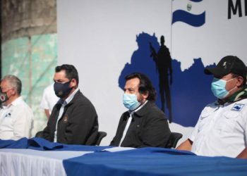 Gobierno conmemora a veteranos de la Fuerza Armada en su día, y entrega paquetes alimentarios al sector