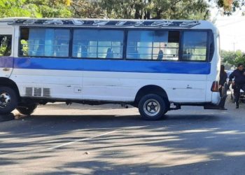 Tres hombres heridos dejó un ataque a un microbús 11B en Barrio Modelo de San Salvador