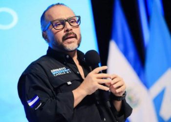 Ernesto Castro presentó apuestas de plataforma legislativa de Nuevas Ideas