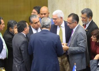 Sala de lo Constitucional otorga 24 horas para aclarar si existen demandas contra candidatos a diputados en el TSE