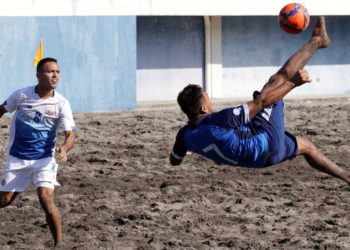 La selecta salvadoreña de fútbol playa ganó su primer amistoso ante Costa Rica