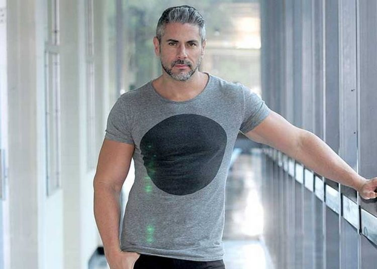 Detuvieron al actor Ricardo Crespo por presunto abuso sexual