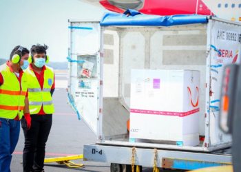 Cargamento de 20 mil vacunas contra Covid-19 llega a El Salvador