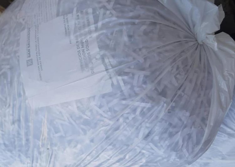 Denuncian que alcaldía de San Salvador destruye información de la UACI relacionada a contratos irregulares