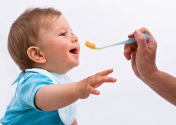 Informe advierte que algunos alimentos para bebés contienen «niveles peligrosos» de metales pesados tóxicos