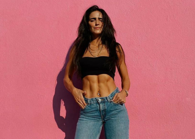 El calvario de Bárbara de Regil después de que le pusieron unos implantes usados en el busto