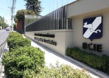 BCIE pone a disposición $100 millones para que El Salvador pueda adquirir vacunas contra Covid-19