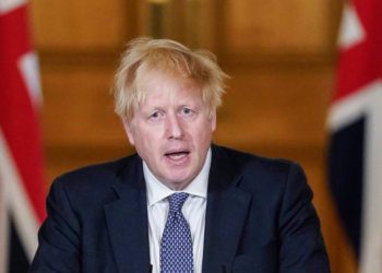 Boris Johnson prometió que todos los adultos británicos estarán vacunados contra el covid-19 antes del fin de julio