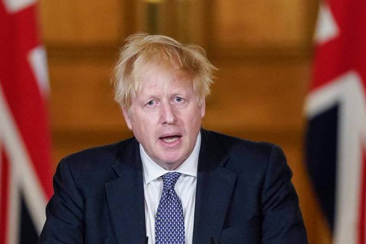 Boris Johnson prometió que todos los adultos británicos estarán vacunados contra el covid-19 antes del fin de julio