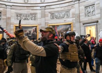 Revelan que Facebook sabía de la amenaza de los grupos violentos cinco meses antes del ataque al Capitolio