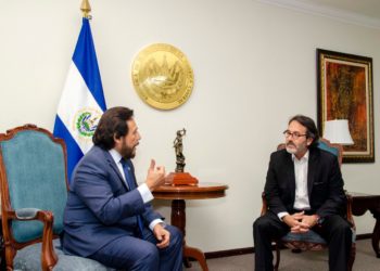 Carlos Bruch se reúne con Vicepresidente Ulloa para apoyar reformas constitucionales desde la Asamblea Legislativa