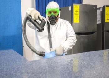 Desinfectan centro que resguarda vacunas anti-Covid-19