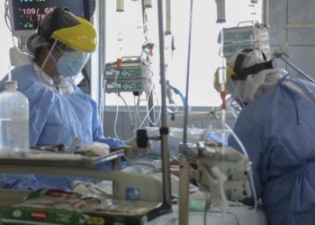 La directora de los CDC de Estados Unidos dijo que la variante británica del coronavirus puede ser más letal