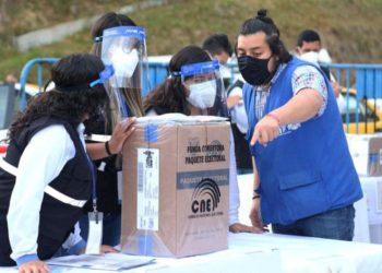 Ecuador acude a elecciones para elegir nuevo presidente