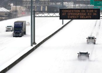 Al menos 23 muertos y más de 4 millones de personas sin servicio eléctrico debido a la tormenta de nieve y frío en EE.UU.