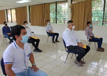 ENA entrega títulos de técnicos en ingeniería agronómica a estudiantes que concluyeron su formación