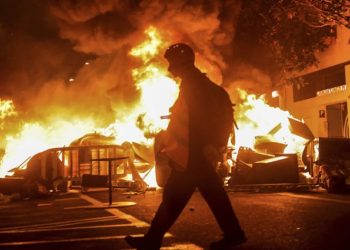 Segunda noche de tensión en España por el encarcelamiento de Pablo Hasél, el rapero condenado por tuitear contra Juan Carlos I