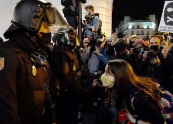 (VIDEOS) Tercer día de protestas por el encarcelamiento del rapero español Pablo Hasél y los manifestantes detenidos