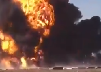 (VIDEOS) Más de diez heridos al explotar un camión cisterna de gas en la frontera entre Irán y Afganistán