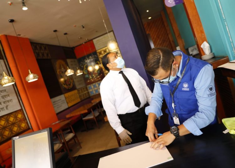 Verifican cumplimiento de medidas sanitarias en restaurantes de Antiguo Cuscatlán