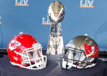 Kansas City Chiefs y Tampa Bay Buccaneers se enfrentan en el Super Bowl LV