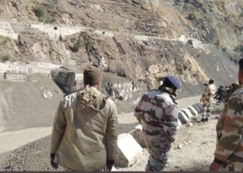 (VIDEO) India: el desprendimiento de un glaciar del Himalaya deja 150 desaparecidos