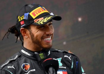 Lewis Hamilton renovó su contrato con Mercedes y buscará hacer historia en la Fórmula 1