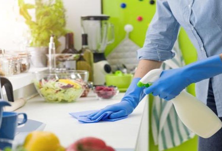 El covid-19 no se transmite por alimentos ni sus envases, concluyó la FDA