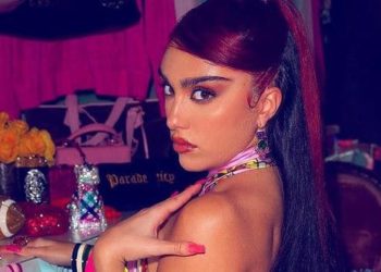 Hija mayor de Madonna es sorprendida en una playa mexicana