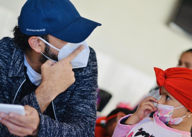 BCIE dona sillones reclinables para atender a niños con cáncer en Hospital Bloom