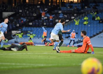Manchester City vence 3-0 al Tottenham y suma 16 victorias sucesivas