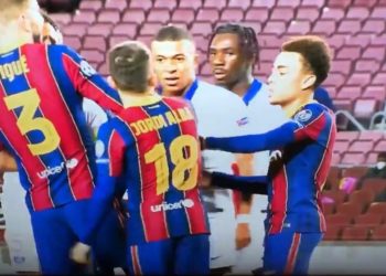 (VIDEO) Mbappé y Jordi Alba protagonizan fuerte pelea: «En la calle yo te mato»