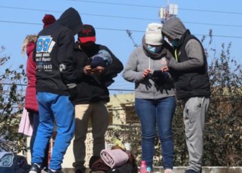 Con tropiezos técnicos comienza registro de inmigrantes que esperan asilo en México