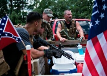 FBI vigila a extremistas violentos que podrían amenazar discurso de Biden en el Congreso