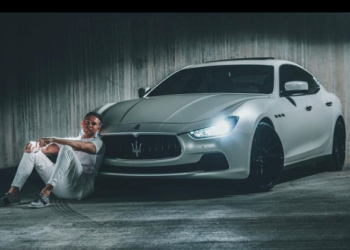 Dormía en la calle de niño y ahora cuenta cómo se hizo millonario en pocos años