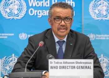 El director general de la OMS pidió un desarrollo “masivo” de vacunas: “Los fabricantes pueden hacer más”