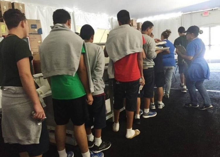 La Administración Biden reabre centro de detención para menores migrantes de la era Trump