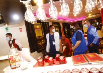 Autoridades verifican cumplimiento de medidas de bioseguridad en restaurantes