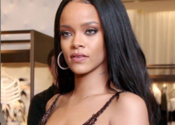 Indignación en la India por la foto “topless” de Rihanna con el dios Ganesha